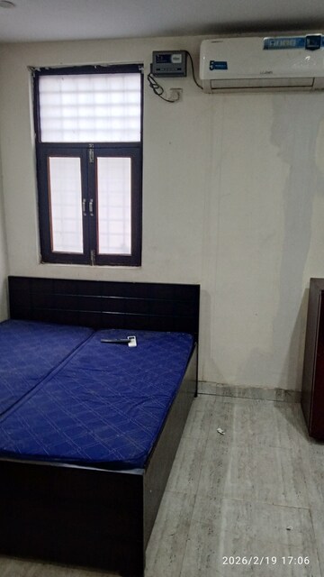 1 RK Builder Floor For Rent in Minarch Tower, Sector 44