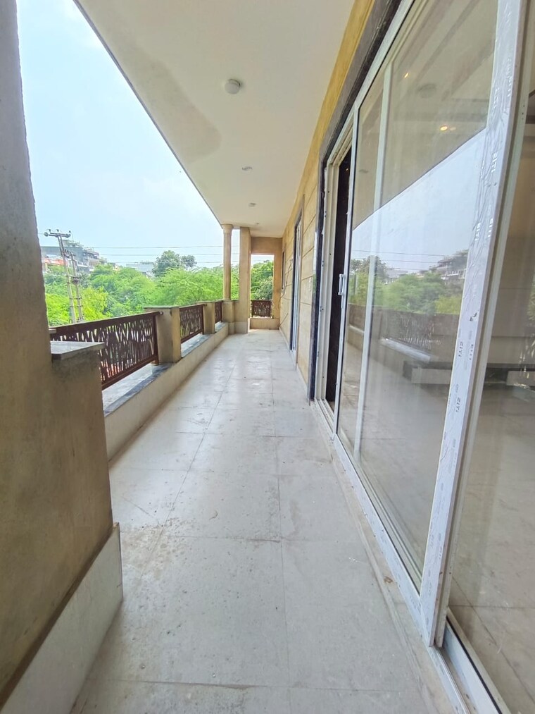 Balcony, bptp-district-faridabad 3 Bedroom 180 Sq.Yd. Builder Floor In Sector 81 Faridabad 10106801
