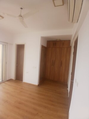 Room in 3 BHK Apartment at LnT Crescent Bay T5, Parel – for Sale