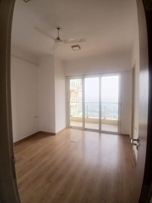 Room in 3 BHK Apartment at LnT Crescent Bay T5, Parel – for Sale