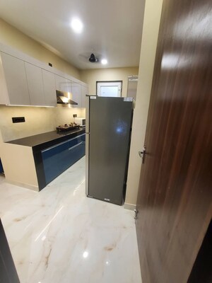 Kitchen in 2 BHK Builder Floor at Sector 43 – for Rent