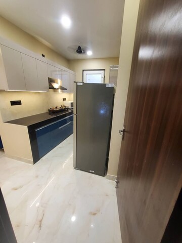 Kitchen in 2 BHK Builder Floor at Sector 43 – for Rent