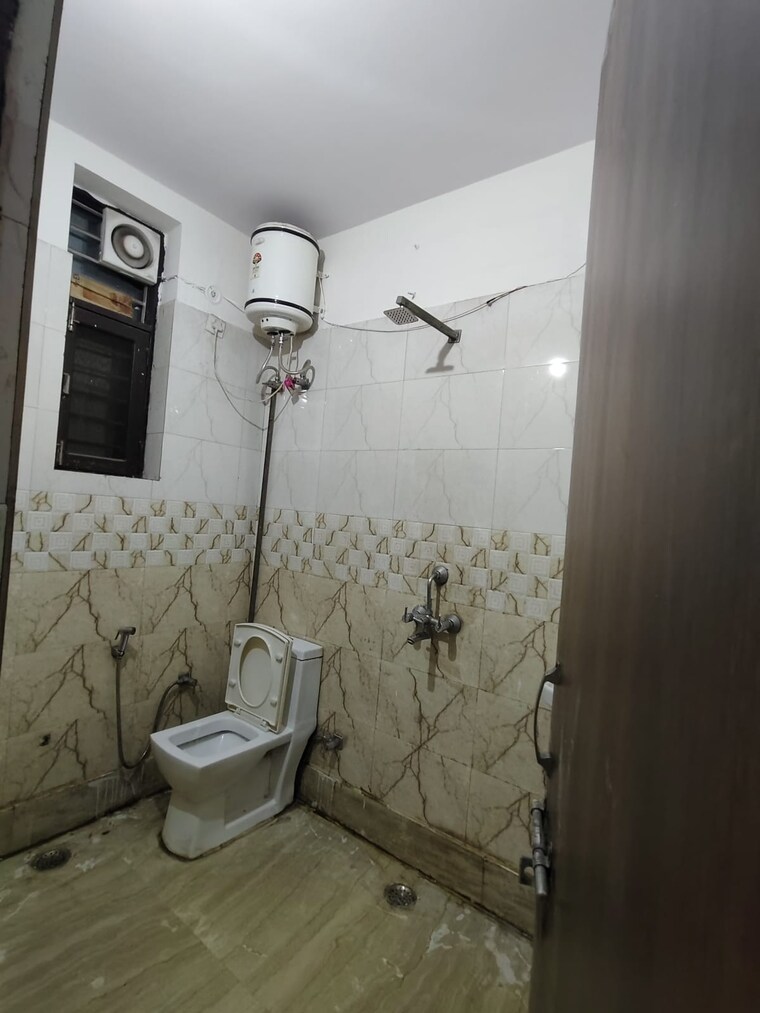 Bathroom, greenwood-city 1 RK 350 Sq.Ft. Builder Floor In Sector 40 Gurgaon 10107087