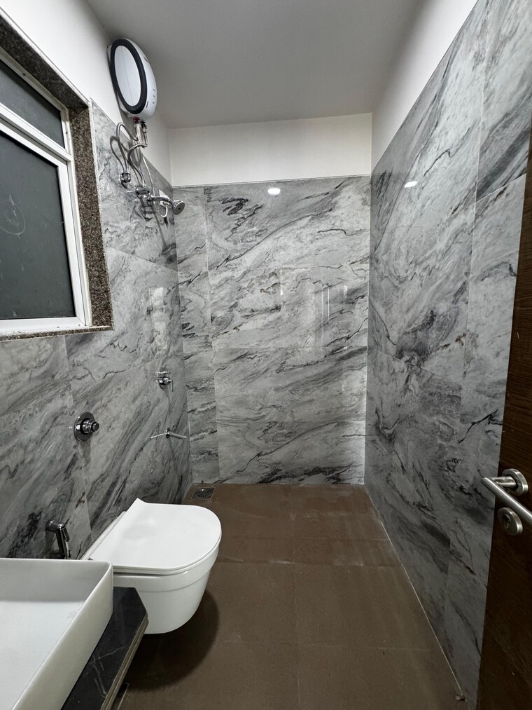 Bathroom, satra-one 2 Bedroom 641 Sq.Ft. Apartment In Goregaon West Mumbai 10109312