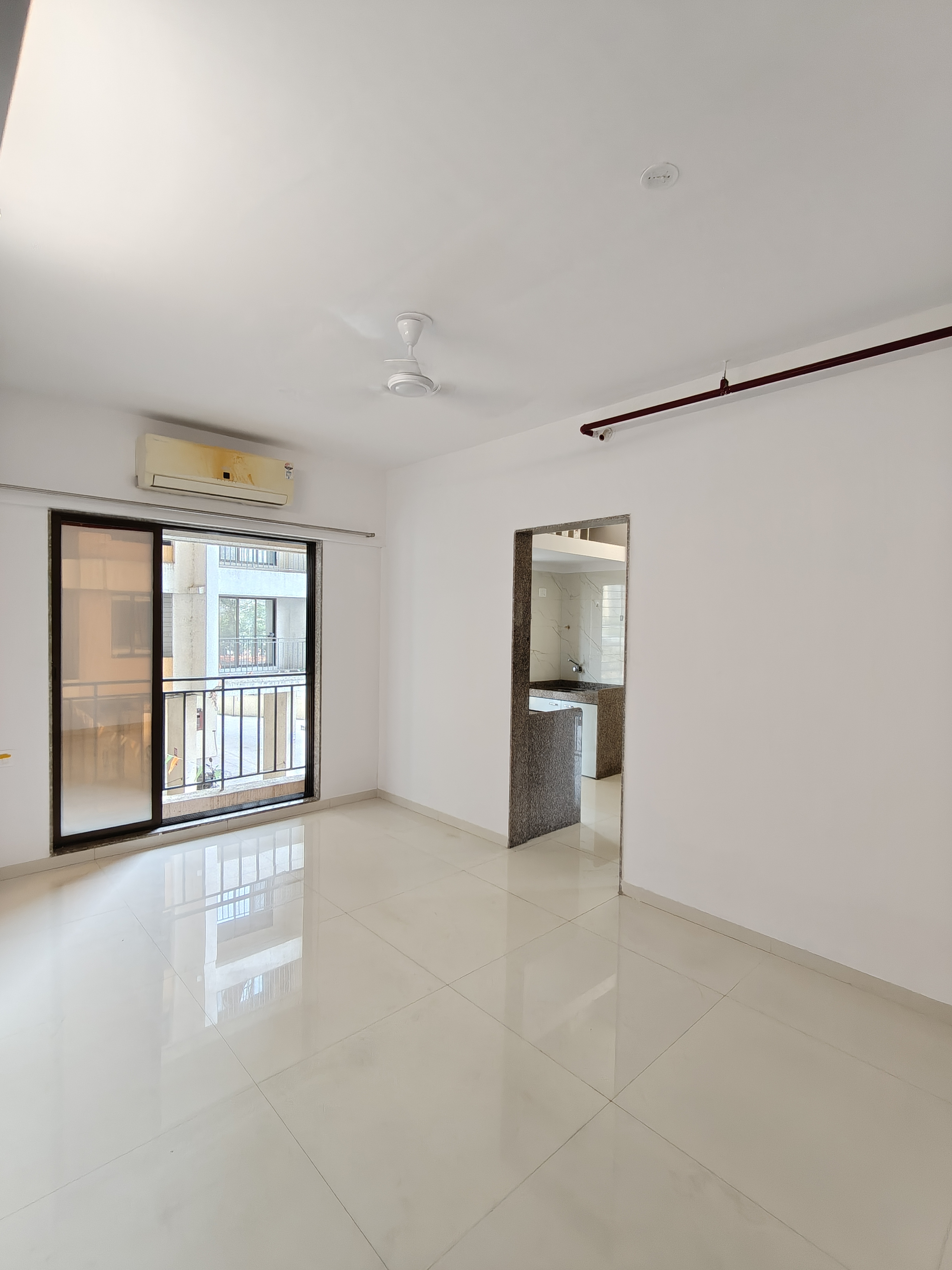 2 BHK 995 Sq.Ft. Apartment in Tiara Hills