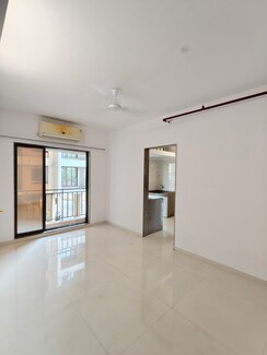 2 BHK Apartment For Rent in Tiara Hills
