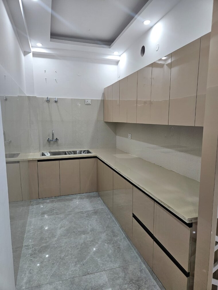 Kitchen, chattarpur 3 Bedroom 1200 Sq.Ft. Builder Floor In Chattarpur Delhi 10110416