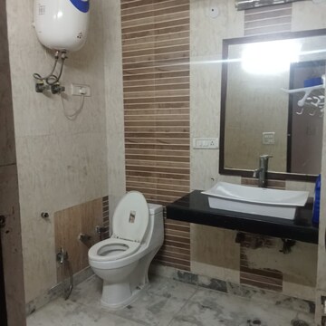Bathroom in 2 BHK Builder Floor at Sector 8 Dwarka – for Rent