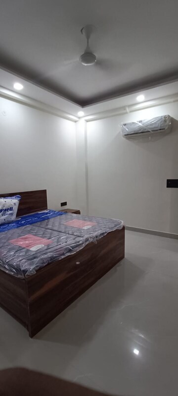 Bedroom in 1 BHK Builder Floor at Sector 46 – for Rent