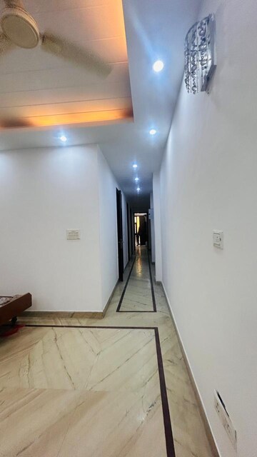 Building Lobby in 3 BHK Builder Floor at Malviya Nagar – for Rent