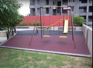 Swimming Pool in 2 BHK Apartment at Gulmohar Queenstown Kharadi, Kharadi – for Rent