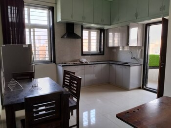 2 BHK Flat for Rent in Kondapur, Hyderabad