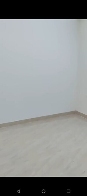 Room in 3 BHK Apartment at Gaur City 7th Avenue, Sector 4 Greater Noida – for Rent