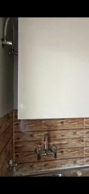 Room in 3 BHK Apartment at Amrapali Terrace Homes, Tech Zone 4 Greater Noida – for Rent