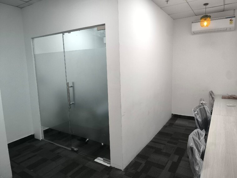 Room, sector 2 Commercial Office Space 500 Sq.Ft. In Sector 2 Noida 10125912