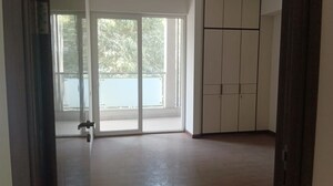 Room in 4 BHK Builder Floor at DLF Royale Residences, Dlf Phase I – for Sale