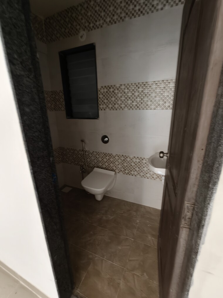 Bathroom, diamond-garden 2 Bedroom 800 Sq.Ft. Apartment In Chembur Mumbai 10126269