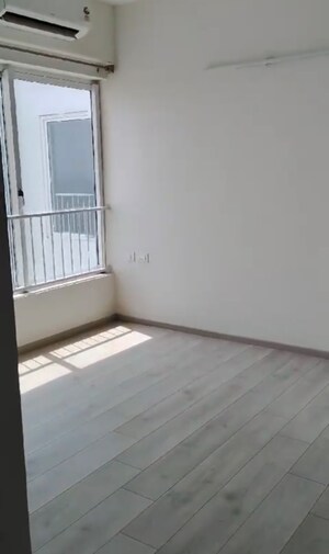 Room in 3 BHK Apartment at Shapoorji Pallonji Joyville Phase 3, Sector 102 – for Rent