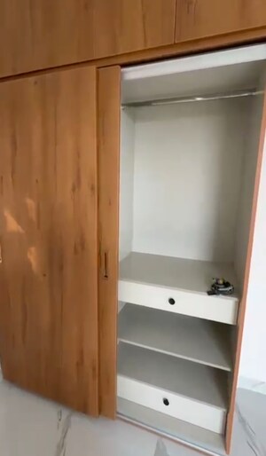 Furnished Amenities in 3 BHK Apartment at Vipul World Floors, Sector 48 – for Rent