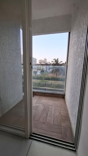 Room in 2 BHK Apartment at VJ YashOne Infinitee, Tathawade – for Rent