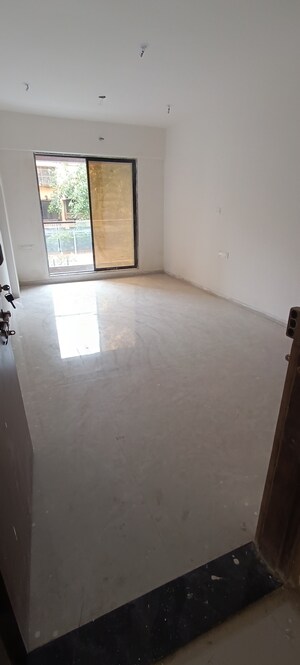 Room in 2 BHK Apartment at Seawoods – for Sale