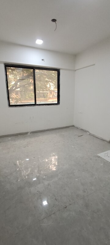 Room in 2 BHK Apartment at Seawoods – for Sale