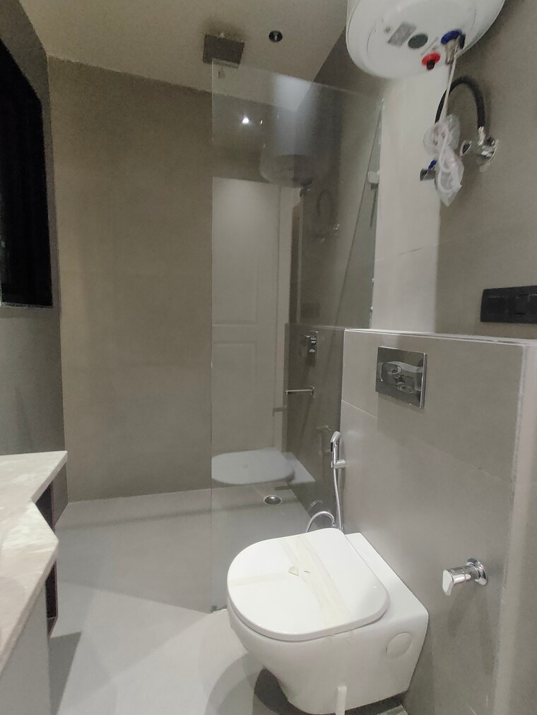 Bathroom, sector 45 3.5 Bedroom 2400 Sq.Ft. Builder Floor In Sector 45 Gurgaon 10126889
