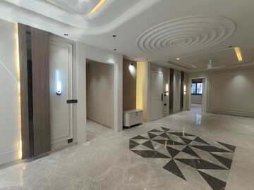 Building Lobby in 3.5 BHK Builder Floor at Sector 45 – for Sale