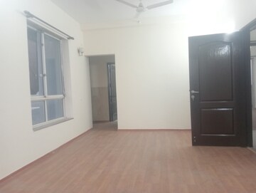 Room in 4 BHK Apartment at Army Sispal Vihar, Sector 49 – for Rent