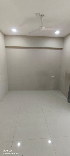 Room in 1 BHK Apartment at Savannah Avalon, Andheri East – for Rent