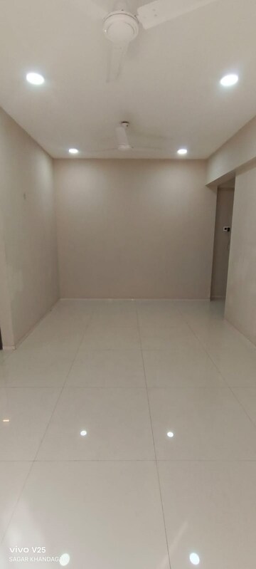 Room in 1 BHK Apartment at Savannah Avalon, Andheri East – for Rent