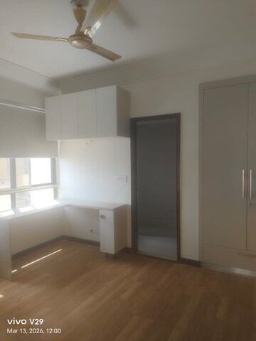 Room in 2 BHK Apartment at Unitech Fresco, Sector 50 – for Sale