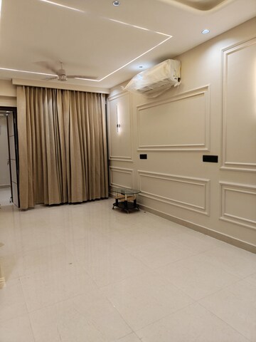 Building Lobby in 2 BHK Apartment at Signature Global Prime, Sector 63a – for Rent