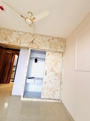 Furnished Amenities in 2 BHK Apartment at Signature Global Prime, Sector 63a – for Rent