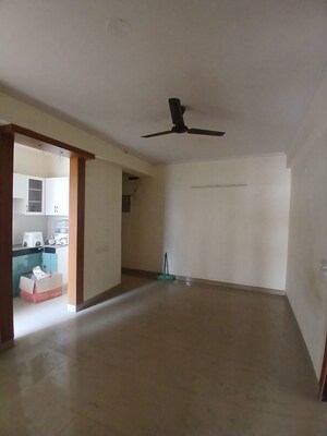 Room in 2 BHK Apartment at JM Florence, Tech Zone 4 Greater Noida – for Rent