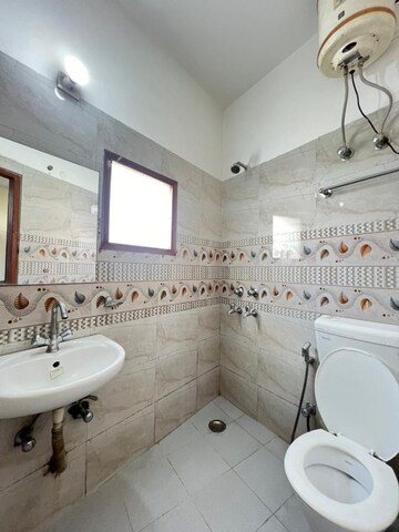 Bathroom in 1 RK Builder Floor at AS Tower, Sector 45 – for Rent