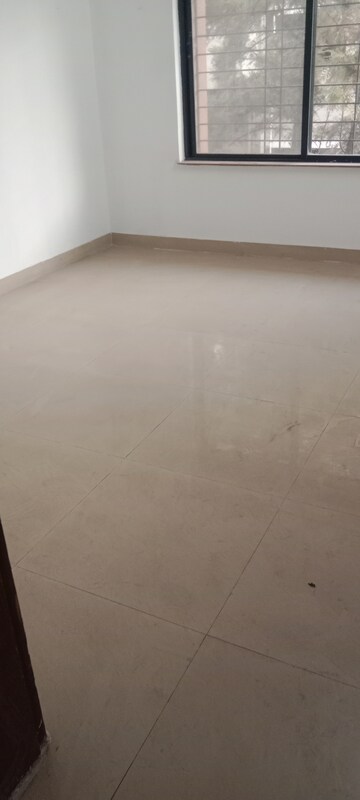 Room in 2 BHK Apartment at RK Lunkad Nisarg Nirmiti, Pimple Saudagar – for Rent