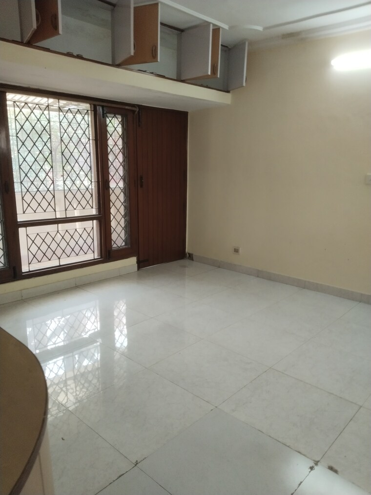 Room, sarita vihar 3 Bedroom 1850 Sq.Ft. Apartment In Sarita Vihar Delhi 10127052