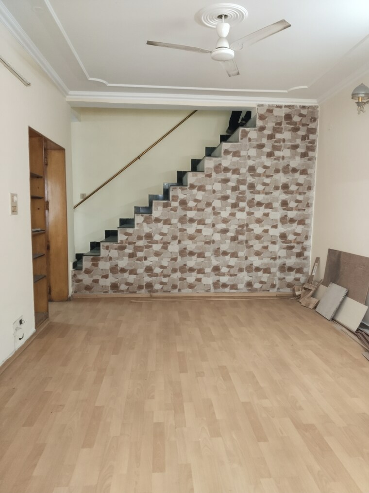 Bedroom, sarita vihar 3 Bedroom 1850 Sq.Ft. Apartment In Sarita Vihar Delhi 10127052