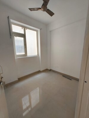 Room in 2 BHK Apartment at Adani Aangan, Sector 89a – for Rent