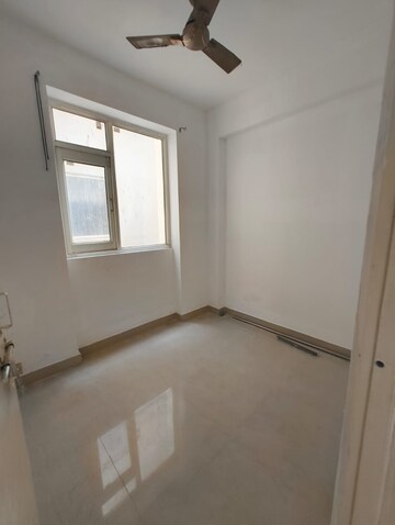 Room in 2 BHK Apartment at Adani Aangan, Sector 89a – for Rent