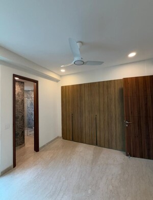 Room in 3 BHK Apartment at Ambience Creacions, Sector 22 – for Rent