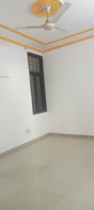 Room in 3 BHK Builder Floor at Panchsheel Vihar – for Rent