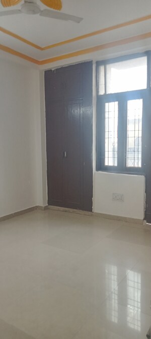 Room in 3 BHK Builder Floor at Panchsheel Vihar – for Rent
