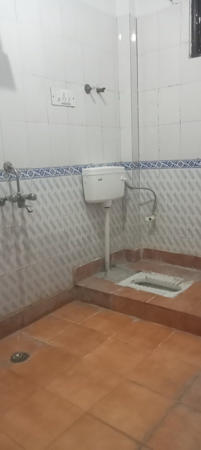 Bathroom, panchsheel vihar 3 Bedroom 1150 Sq.Ft. Builder Floor In Panchsheel Vihar Delhi 10127113