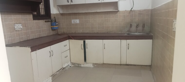 Kitchen, panchsheel vihar 3 Bedroom 1150 Sq.Ft. Builder Floor In Panchsheel Vihar Delhi 10127113