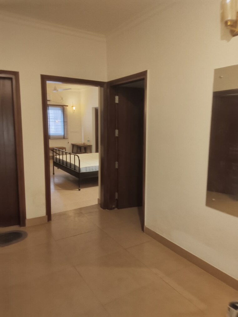Room, sarita vihar 4 Bedroom 2000 Sq.Ft. Apartment In Sarita Vihar Delhi 10127086