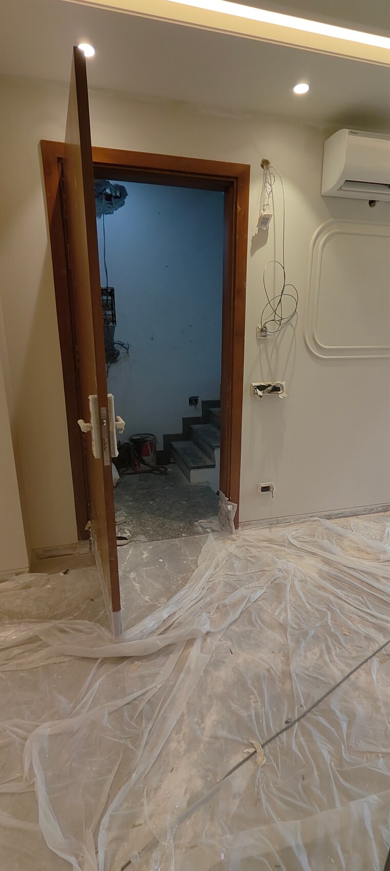 Room, ansal-api-versalia-2 3 Bedroom 1500 Sq.Ft. Apartment In Sector 67a Gurgaon 10127108