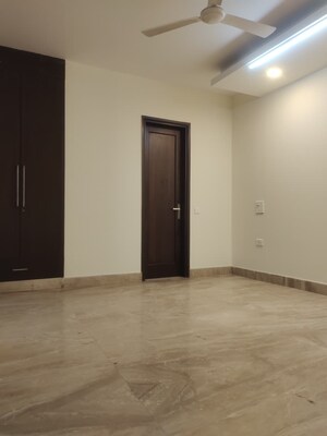 Room in 4 BHK Builder Floor at Saket – for Rent