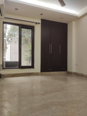 Room in 4 BHK Builder Floor at Saket – for Rent